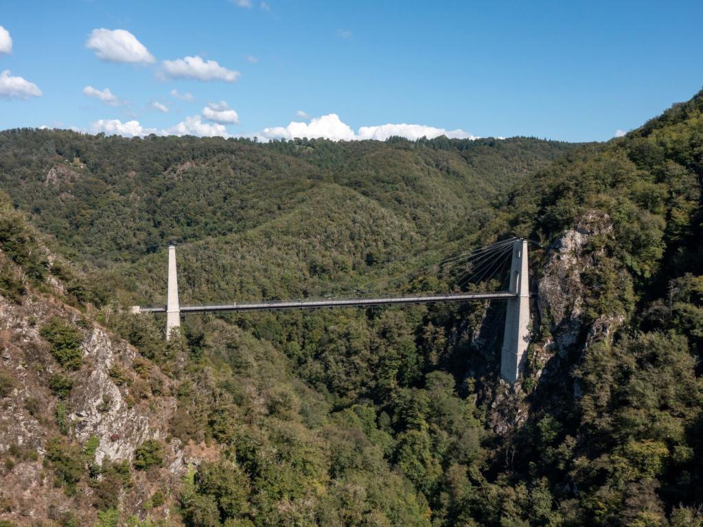 Un Viaduc et des paysages