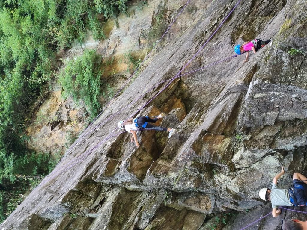 Escalade sur falaise