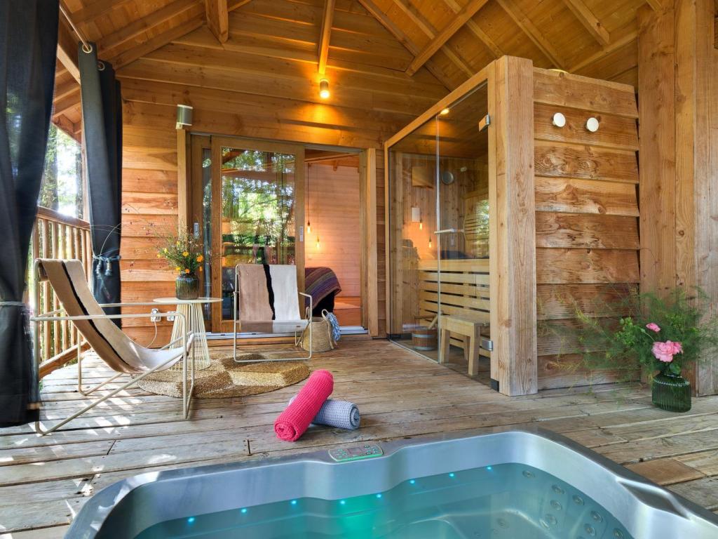 Cyprès si haut cabane et Spa