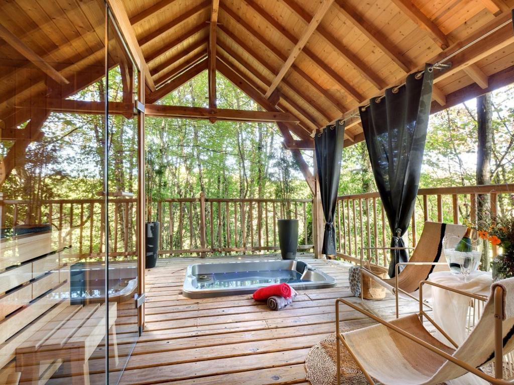 Cyprès si haut cabane et Spa