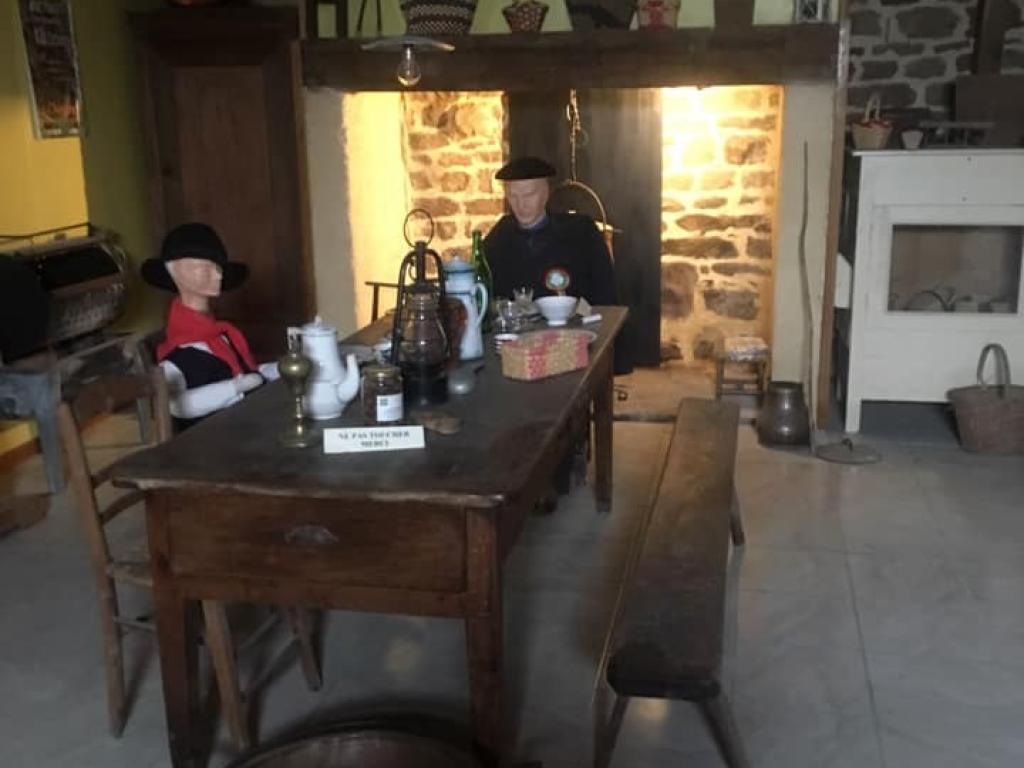 La Ferme de Brossard - Ecomusée de la Châtaigne et de la Vannerie