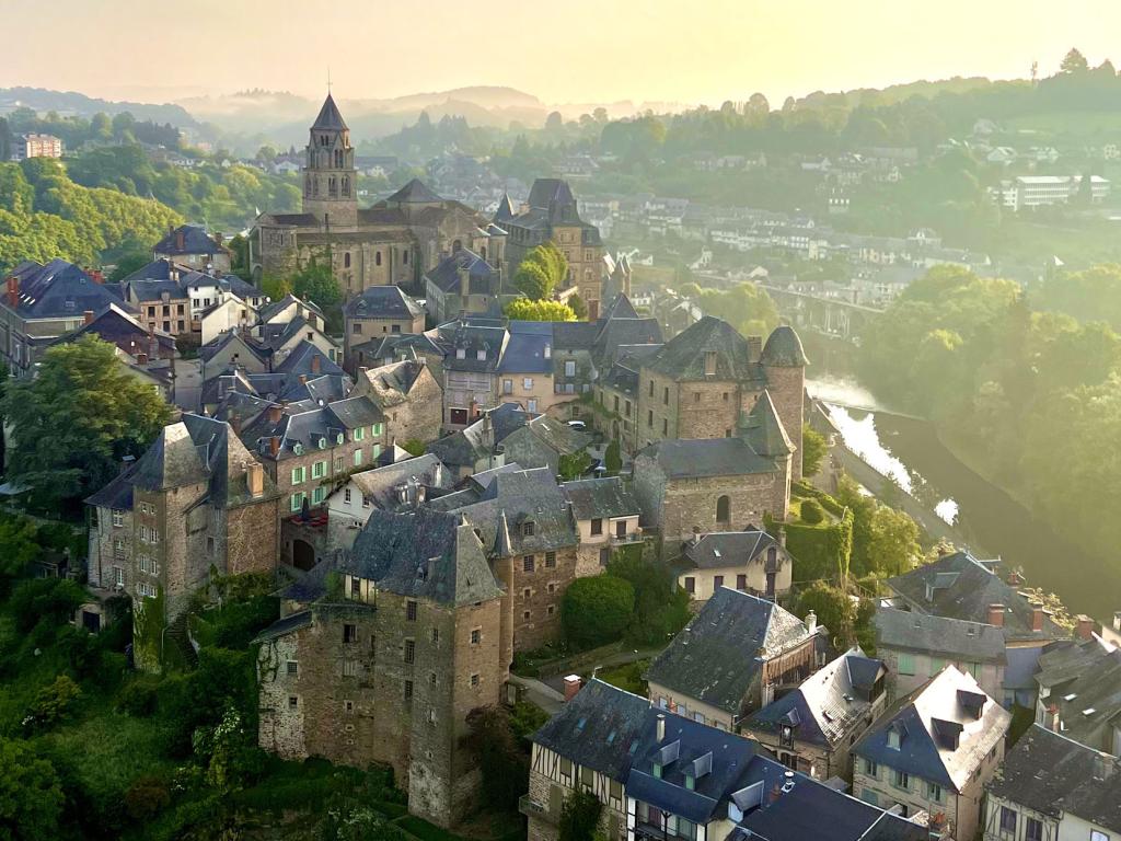 Uzerche, la "Perle du Limousin"