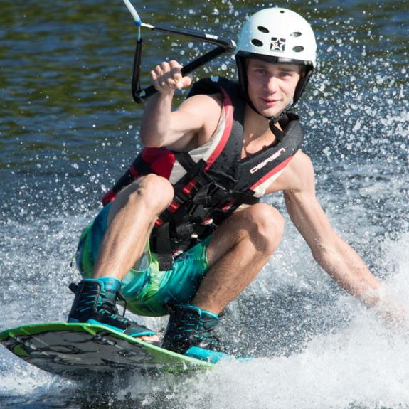 Wakeboard en Corrèze - Photo Malika Turin Wakeboard en Corrèze - Photo Malika Turin