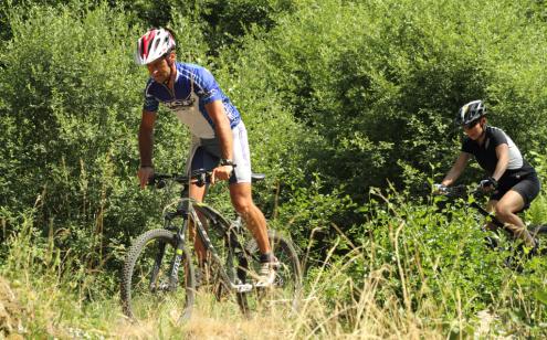 Zig-zag en Haute-Corrèze Base VTT de Liginiac - Photo Malika Turin