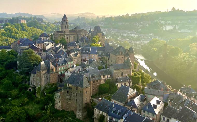 Uzerche ©  Corrèze Montgolfière