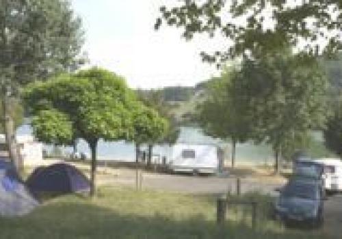 Aire accueil camping cars au Camping du Lac du Causse_1