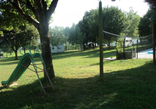 Camping à la ferme-La Bouriote-Hautefage (2)_1