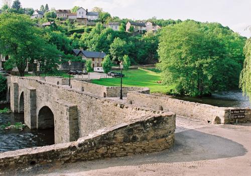 Vieux pont sur la Vézère_1
