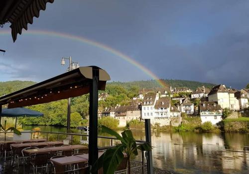 bistrot des quais-terrasse-argentat_1