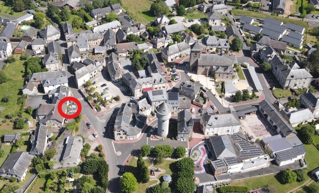 Borne de recharge électrique : Av. de la République