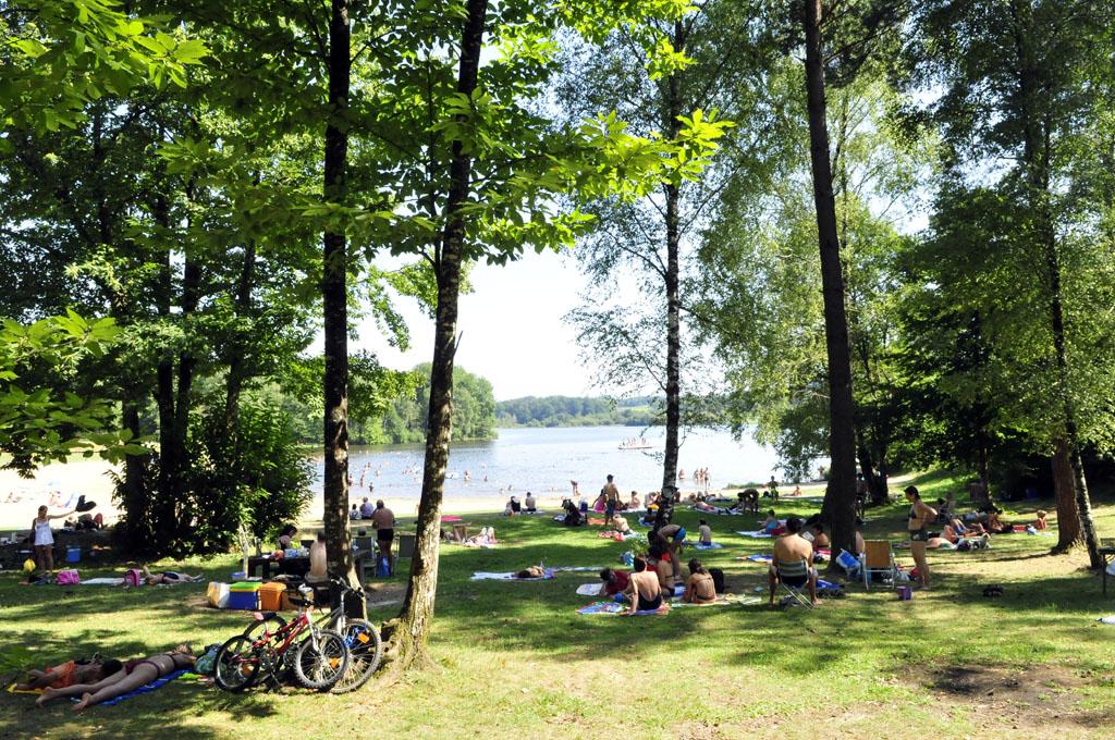 Aire d'accueil de camping-cars du camping Paradis le Coiroux