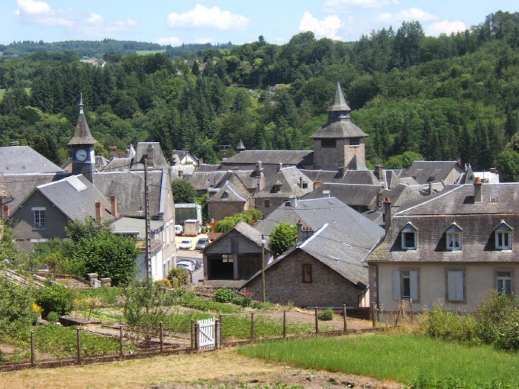 Aire d'accueil de camping-cars du camping le Corrèze