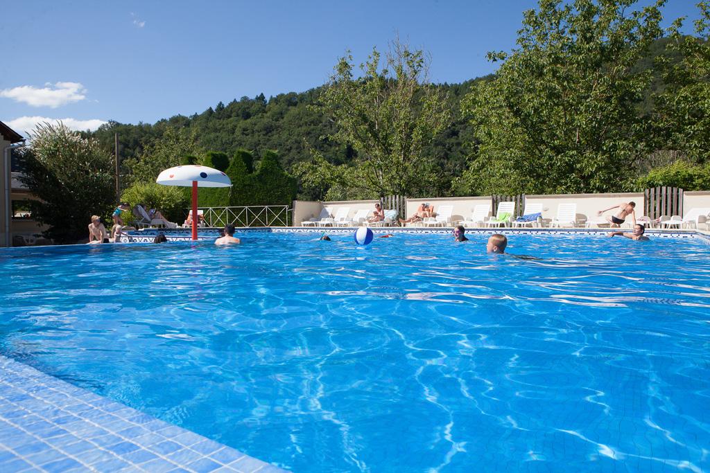 Aire d'accueil de camping-cars du camping au Soleil d'Oc