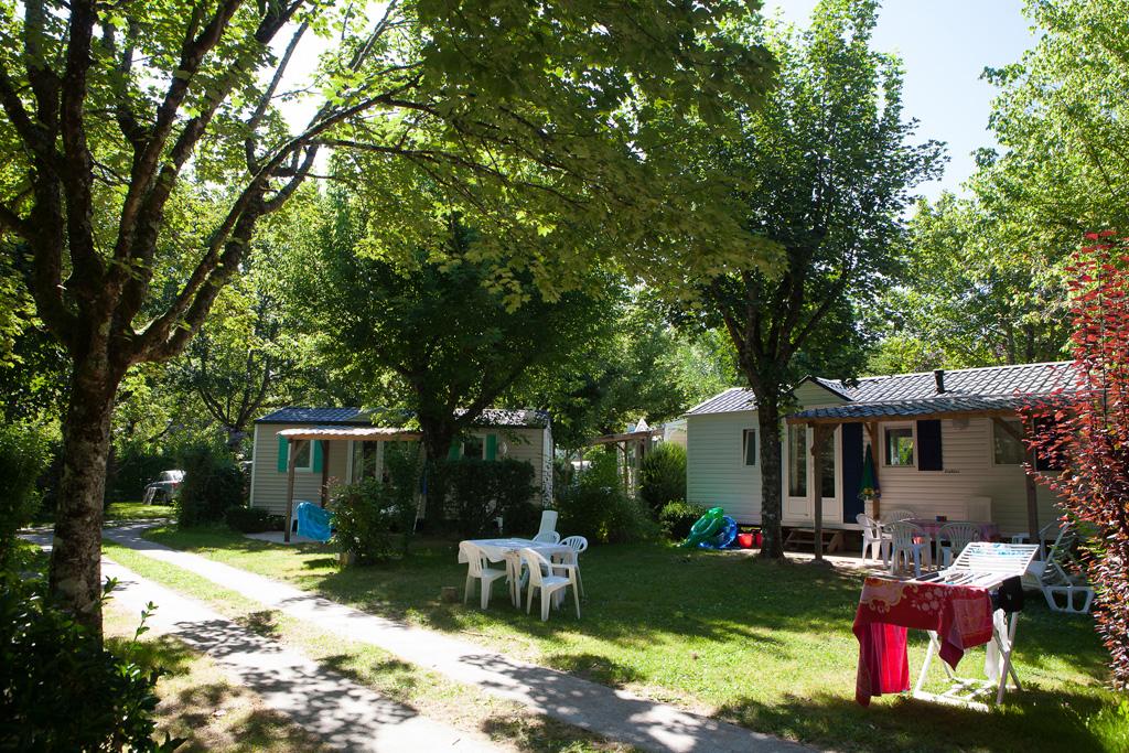 Aire d'accueil de camping-cars du camping au Soleil d'Oc