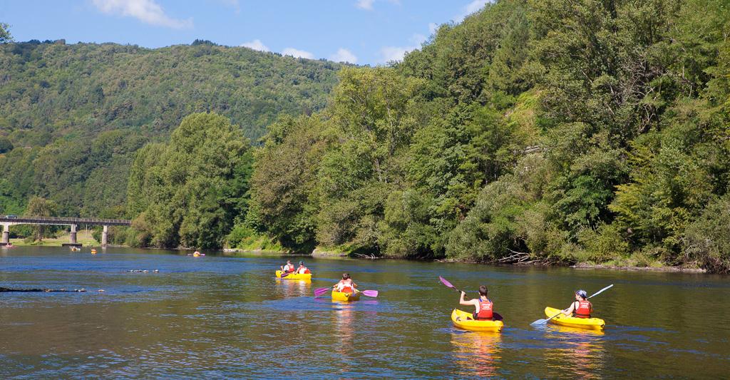 Aire d'accueil de camping-cars du camping au Soleil d'Oc