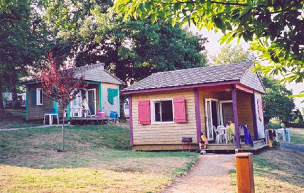 Aire d'accueil de camping-cars du camping du lac de Bournazel