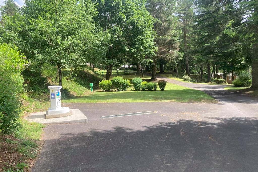 Aire d'accueil de camping-cars du Domaine du Lac de Soursac