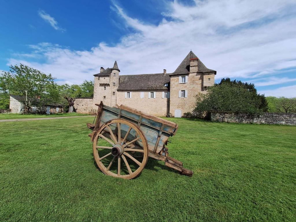 Vide grenier au Château d'Estresses