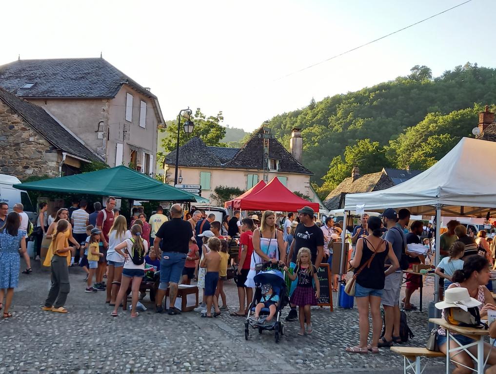 Marché de producteurs de pays "Bienvenue à la ferme"  festif et gourmand de Monceaux-sur-Dordogne