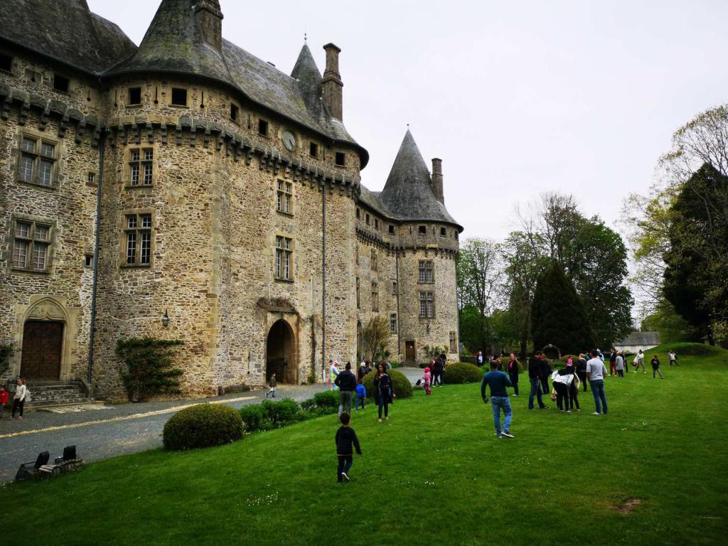 Chasse aux oeufs au château