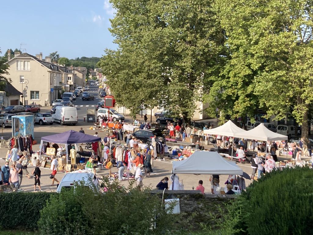 Brocante et vide-grenier à Pompadour