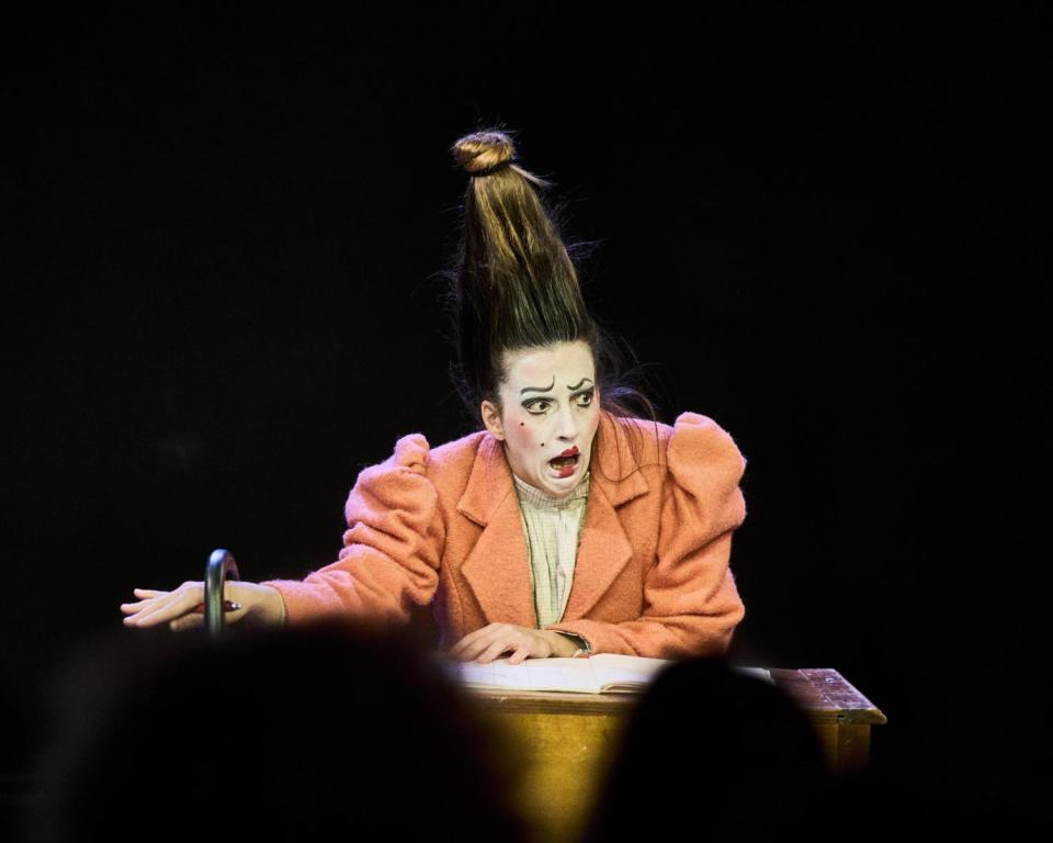 Spectacle de clown - Mademoiselle Touche par la compagnie Füt Füt