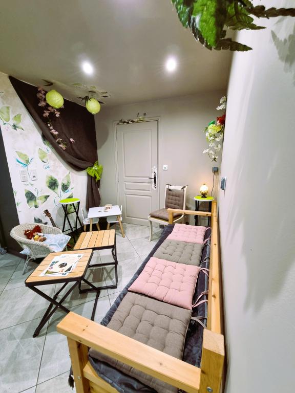 Dessins imaginaires et déco papier avec la fée Nancyette