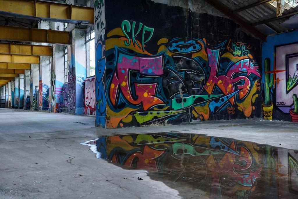 Street art et graffitis à Uzerche