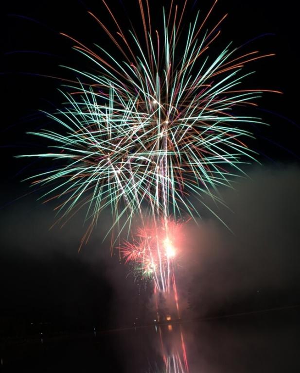 Feu d'artifice au Lac du Deiro