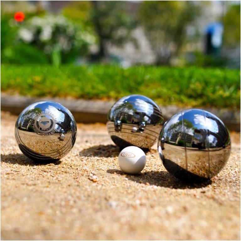 Concours de pétanque à Salon-La-Tour