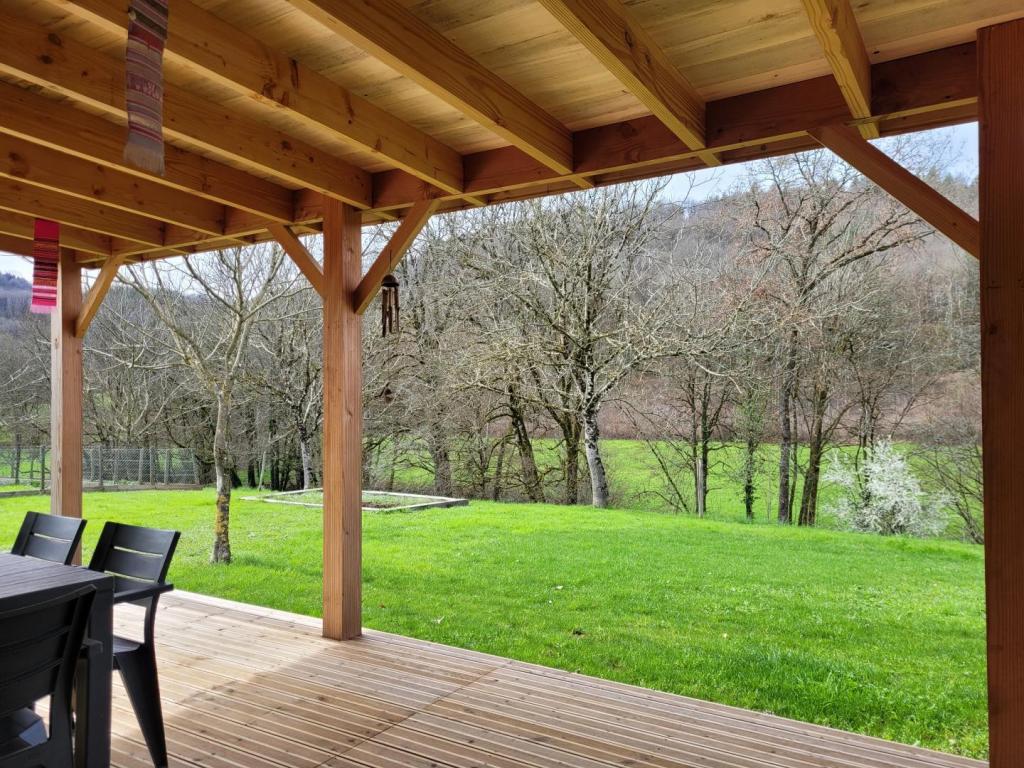 A l'ombre des Noyers