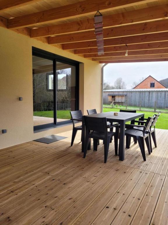 A l'ombre des Noyers