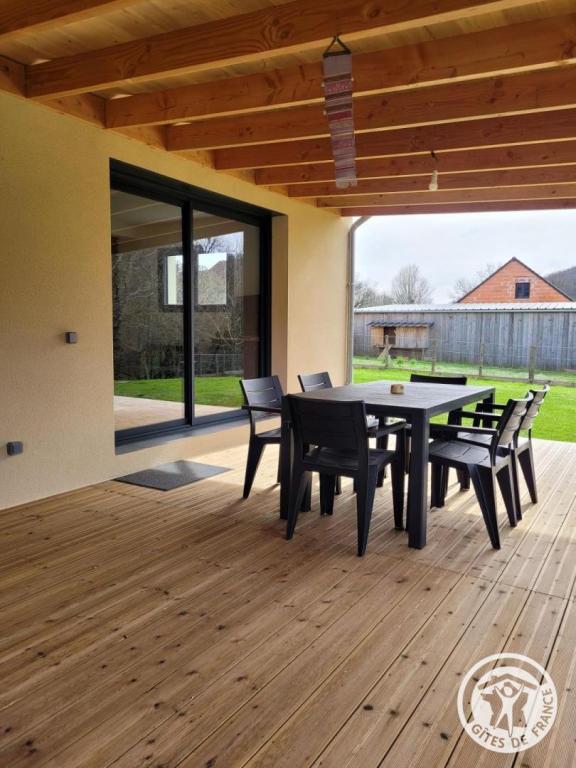 A l'ombre des Noyers