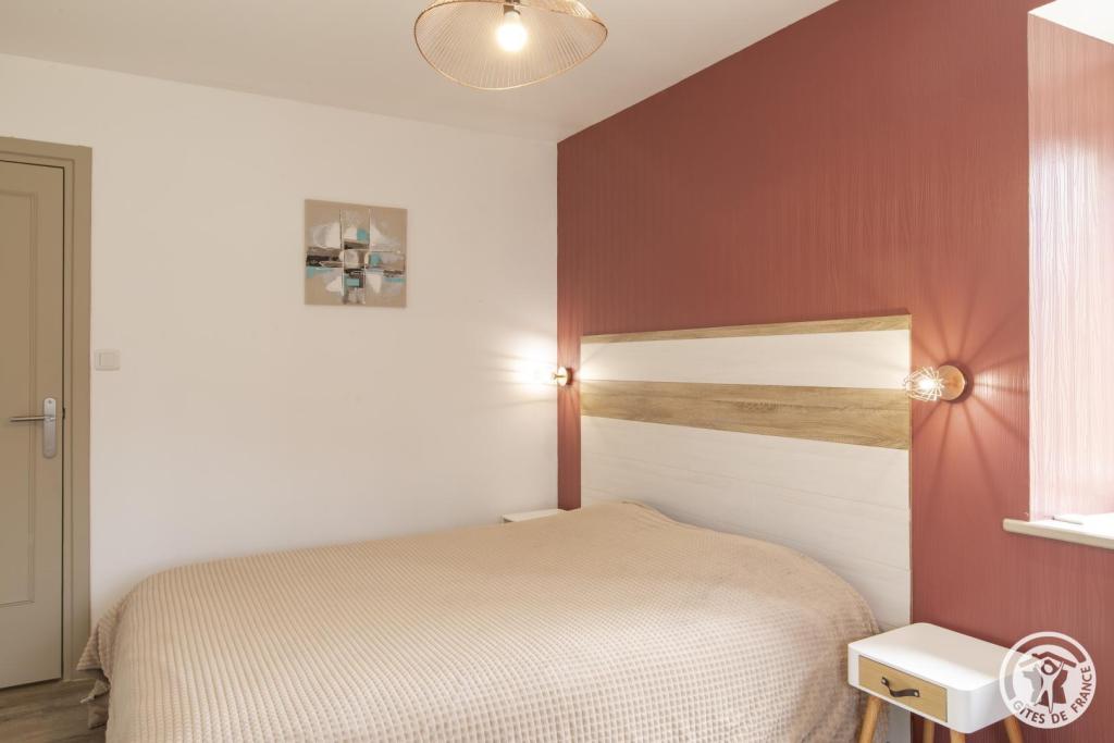 La commanderie de Saint-Jean (Montet)