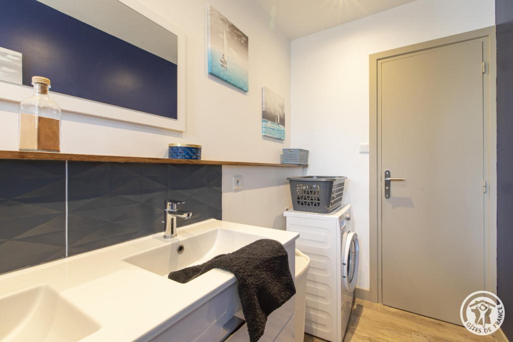 La commanderie de Saint-Jean (Montet)