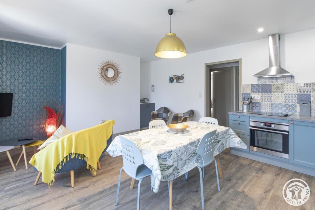 La commanderie de Saint-Jean (Montet)