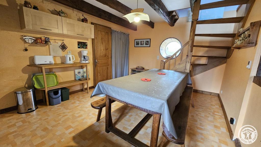 Location Pierrelise