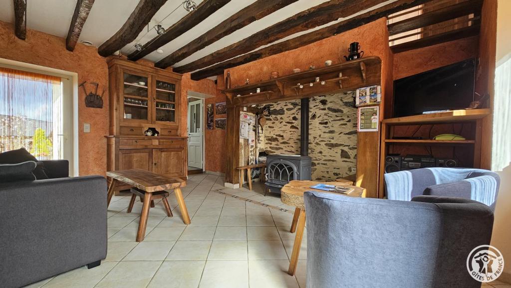Location Pierrelise
