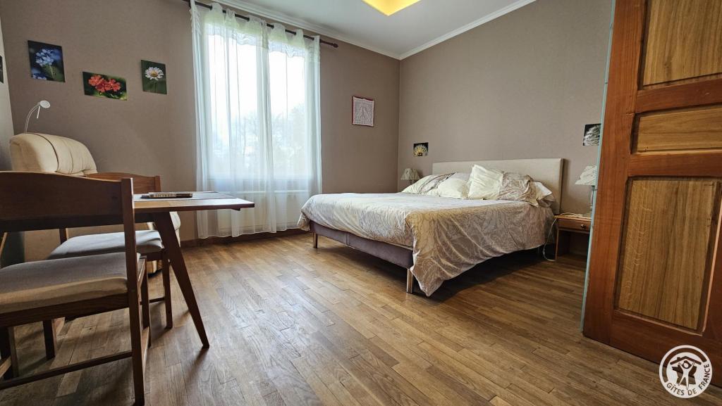 Location Pierrelise