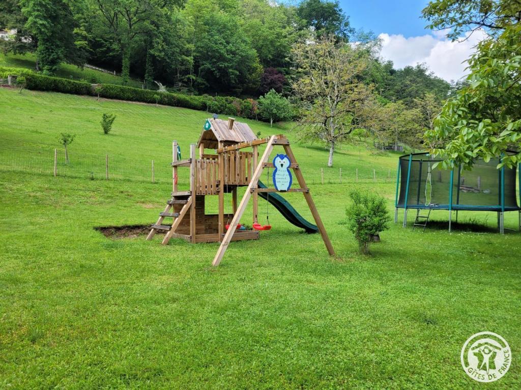 Chalet Fuschia