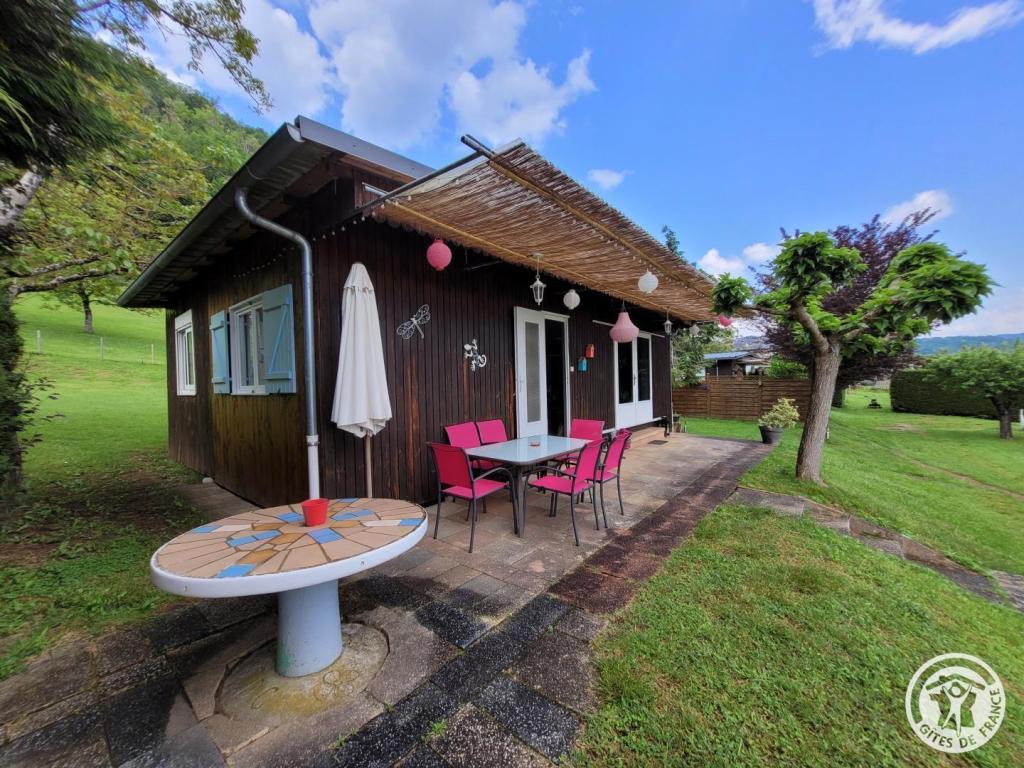 Chalet Fuschia