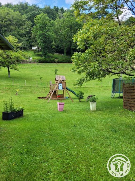 Chalet Fuschia