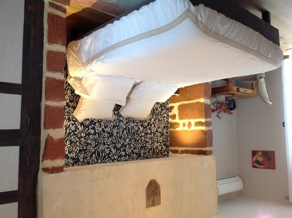 Maison d'Hôtes en Grès Rouge