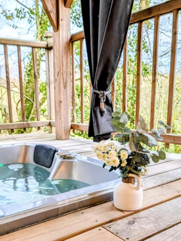 Cyprès si haut cabane et Spa