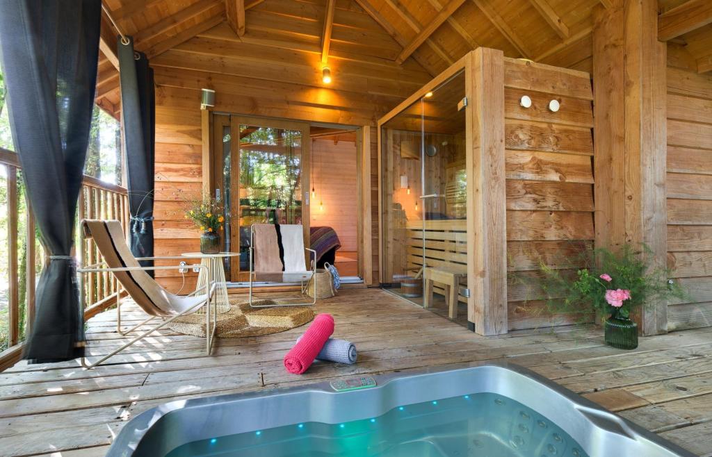 Cyprès si haut cabane et Spa