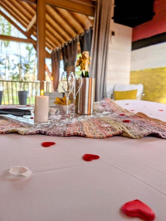 Cyprès si haut cabane et Spa