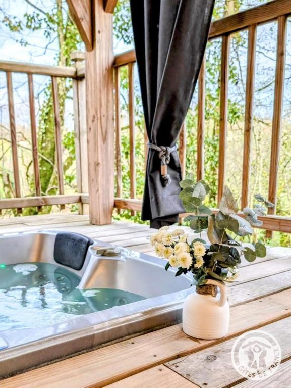 Cyprès si haut cabane et Spa