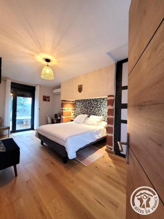 Maison d'hôtes en Grès Rouge