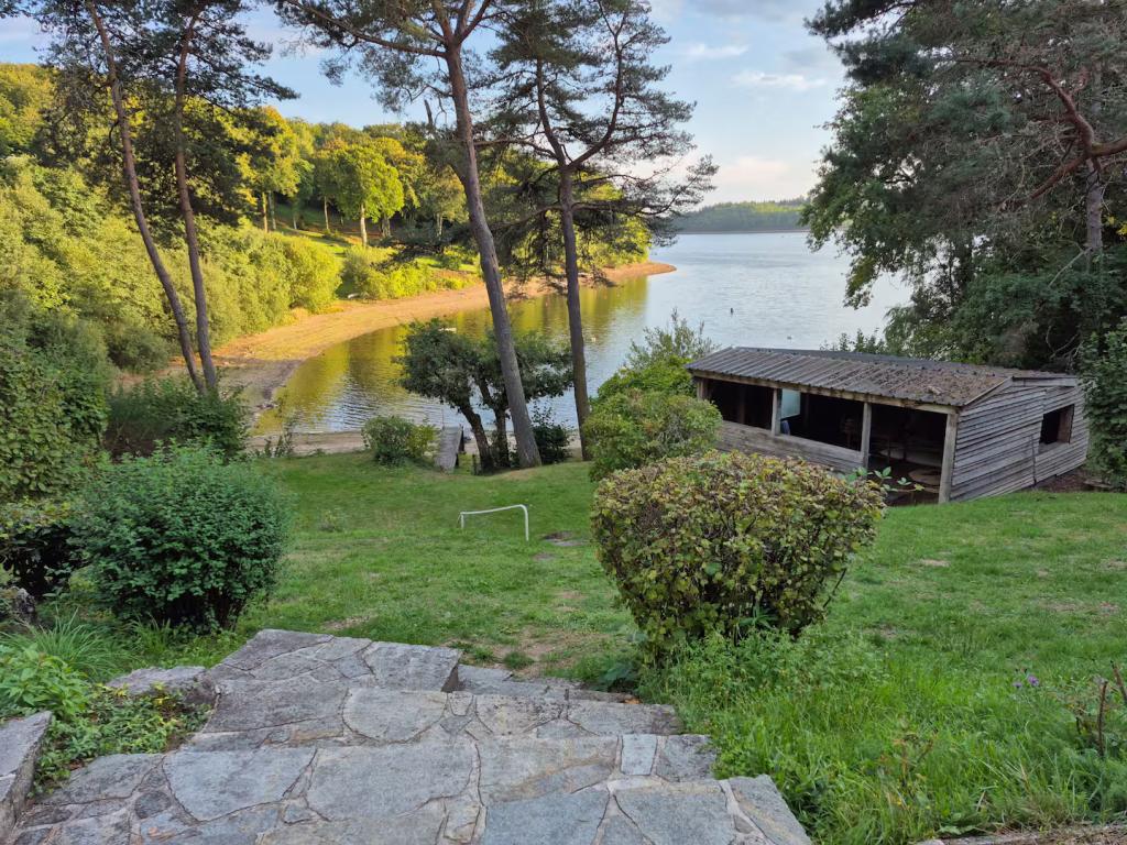 La Maison au Bord du Lac