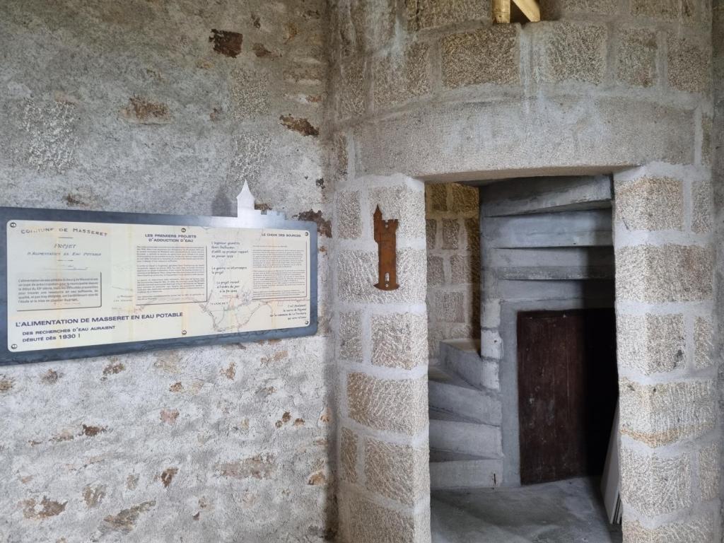 Tour de Masseret et sa table d'orientation